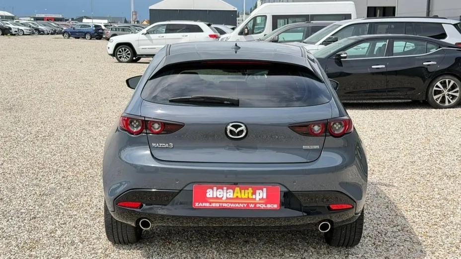 MAZDA 3 -