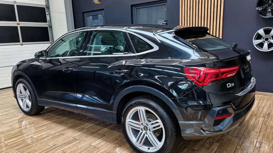 AUDI Q3 Sportback -