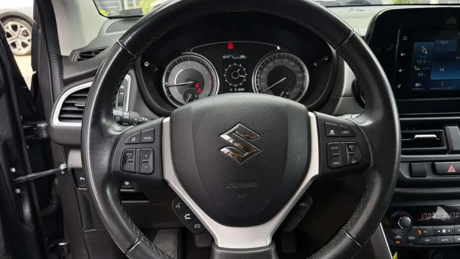 SUZUKI SX4 -