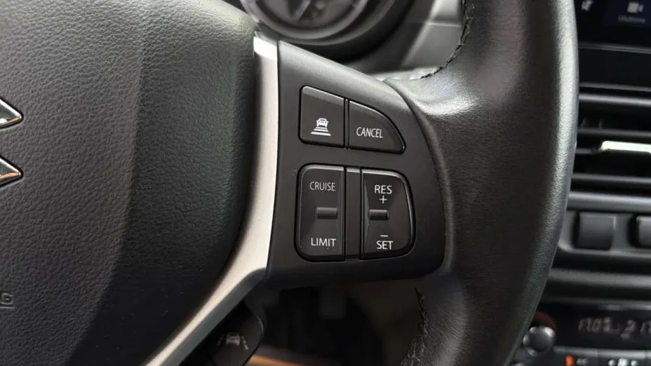 SUZUKI SX4 -