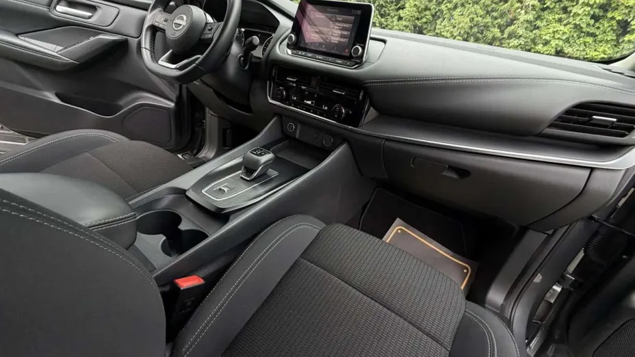 NISSAN Qashqai -