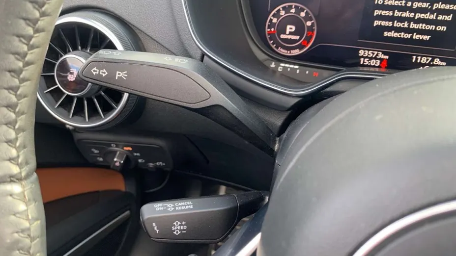 AUDI TT -