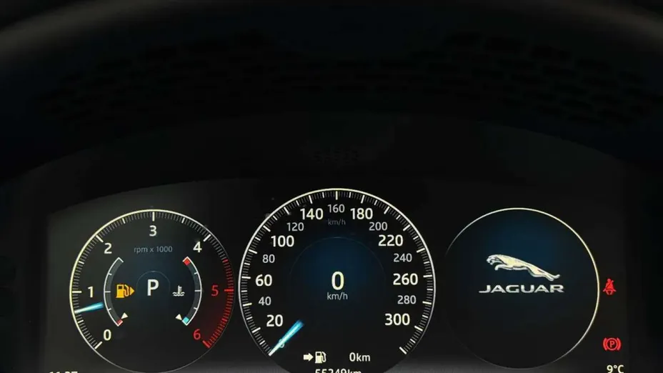 JAGUAR XJ -