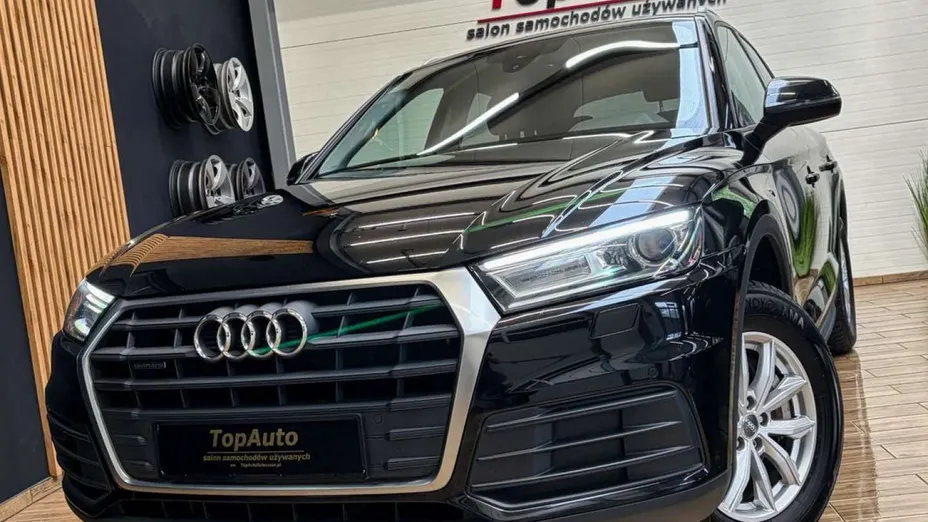 AUDI Q5 -