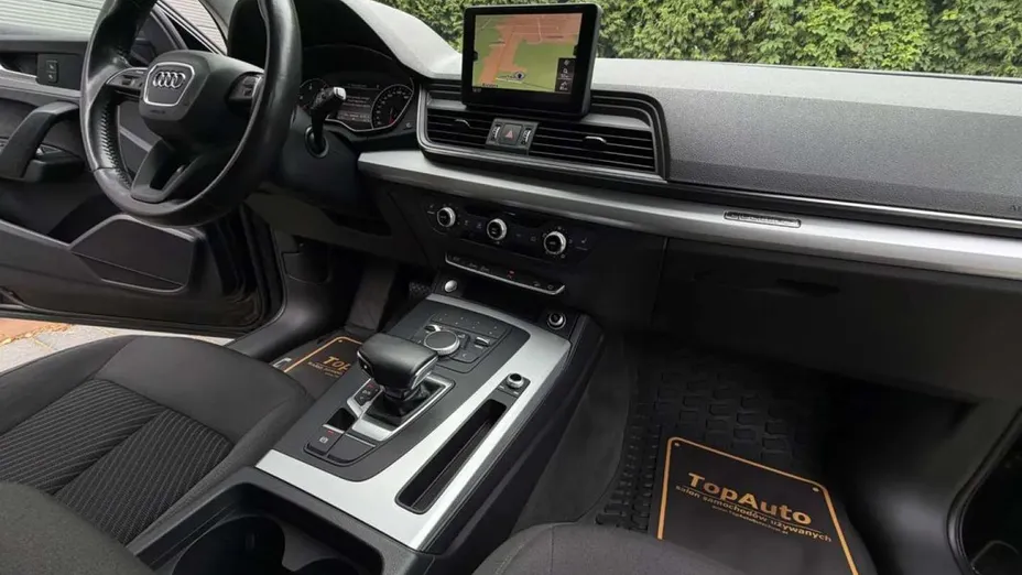 AUDI Q5 -