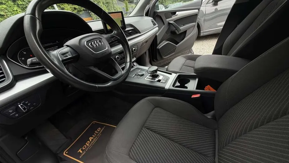AUDI Q5 -