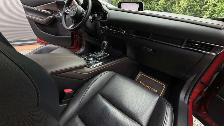 MAZDA CX-30 -