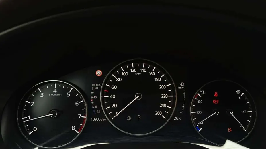 MAZDA CX-30 -
