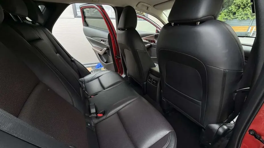 MAZDA CX-30 -