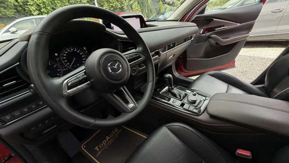 MAZDA CX-30 -