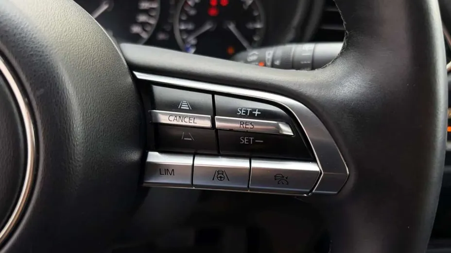 MAZDA CX-30 -