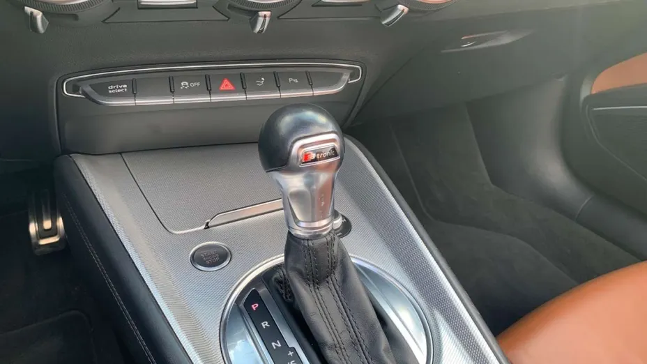 AUDI TT -