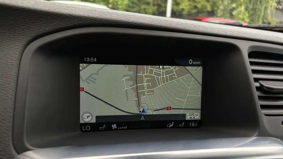 VOLVO V60 -
