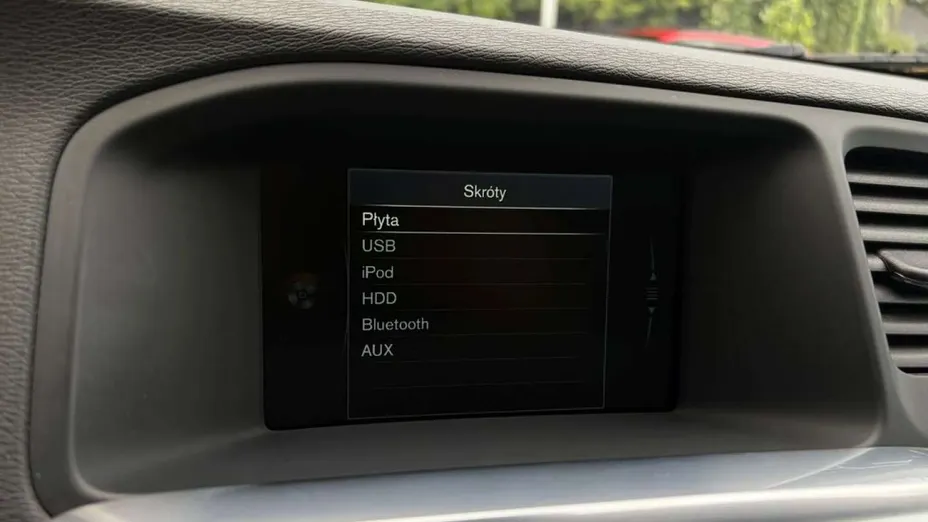 VOLVO V60 -