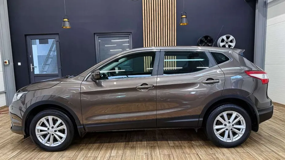 NISSAN Qashqai -