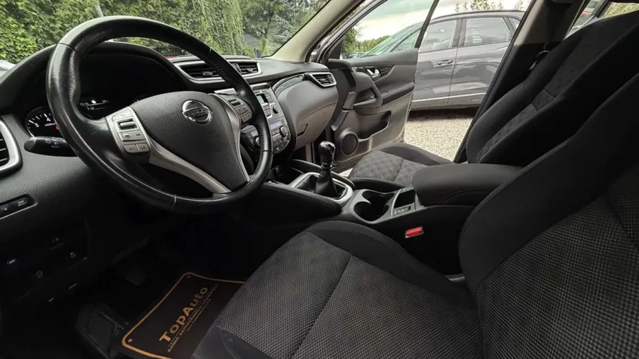 NISSAN Qashqai -