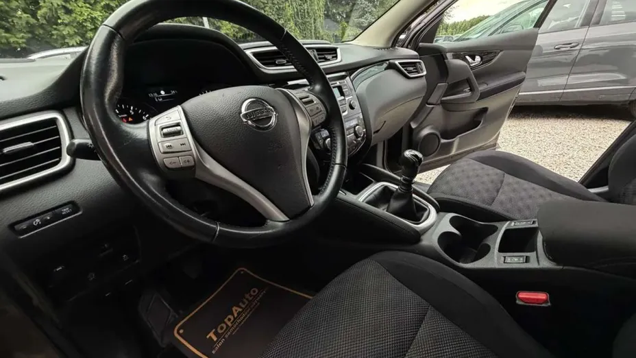 NISSAN Qashqai -