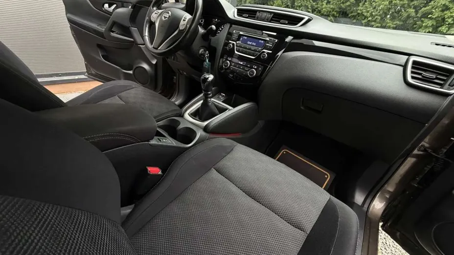 NISSAN Qashqai -
