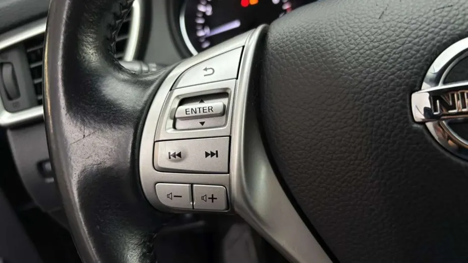 NISSAN Qashqai -