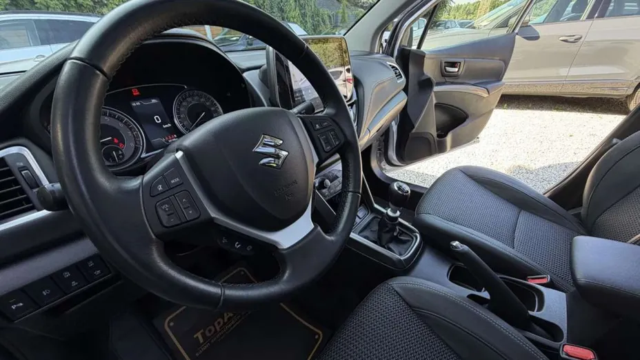SUZUKI SX4 -