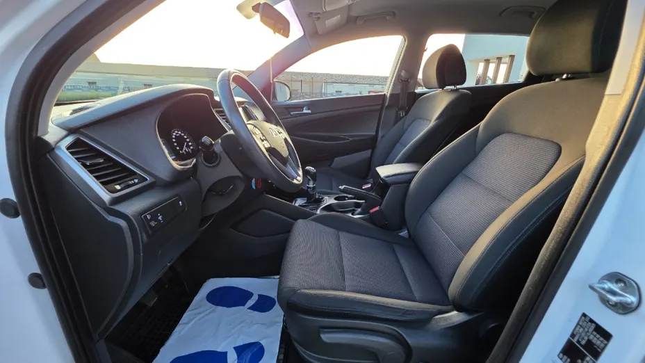 HYUNDAI Tucson -