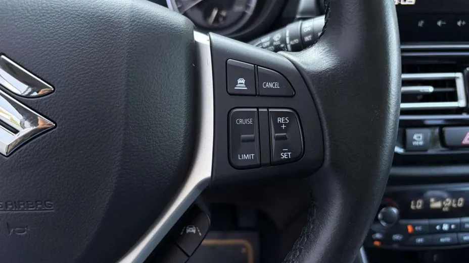 SUZUKI SX4 -