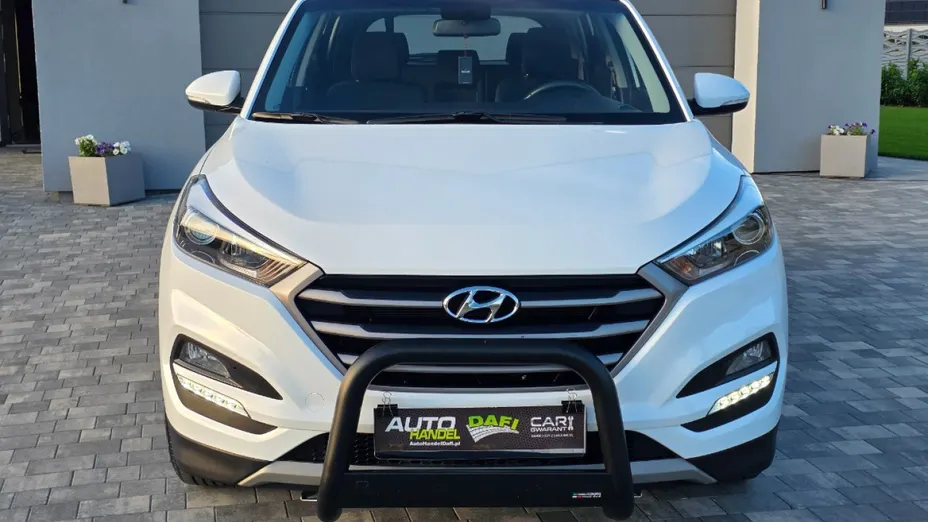 HYUNDAI Tucson -