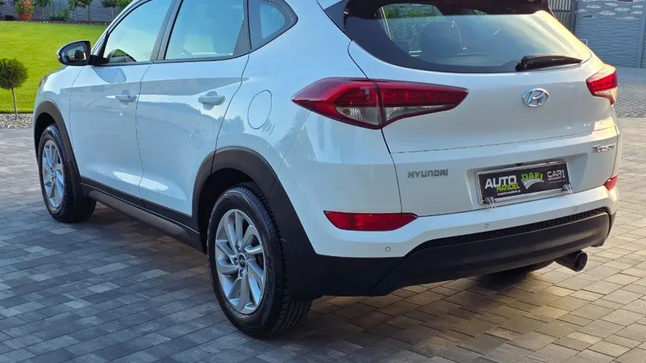 HYUNDAI Tucson -