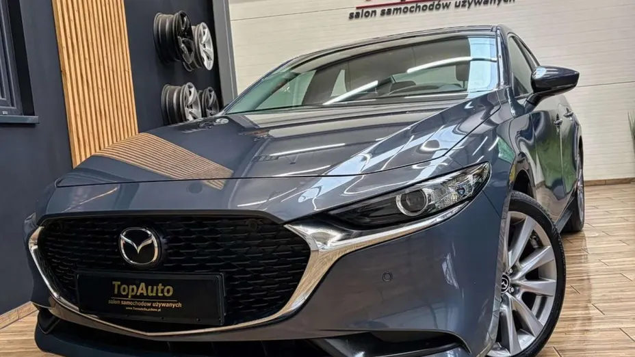 MAZDA 3 -
