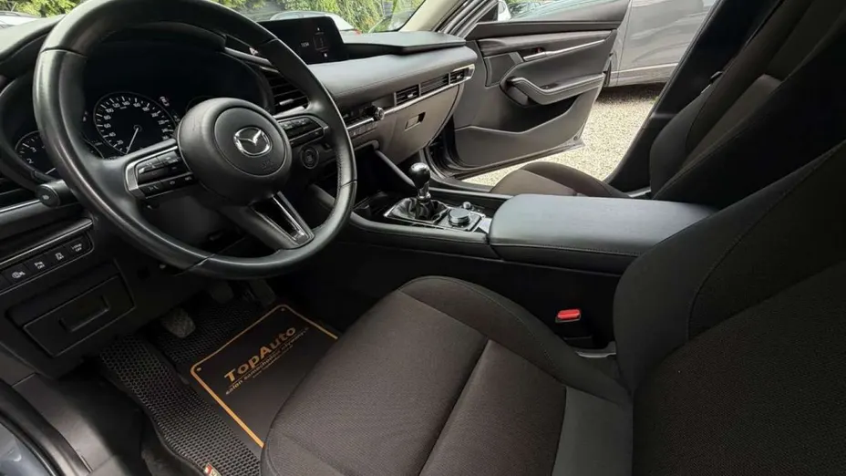 MAZDA 3 -