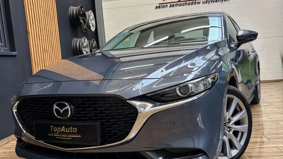 MAZDA 3 -