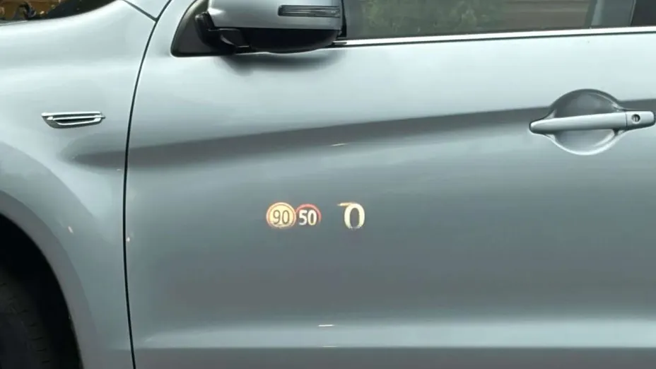 MAZDA 3 -