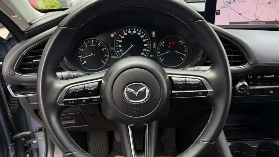 MAZDA 3 -