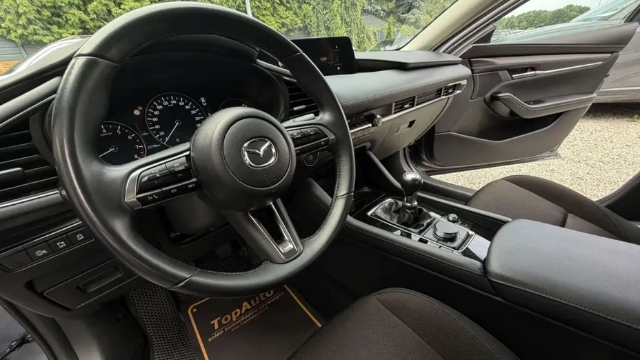 MAZDA 3 -