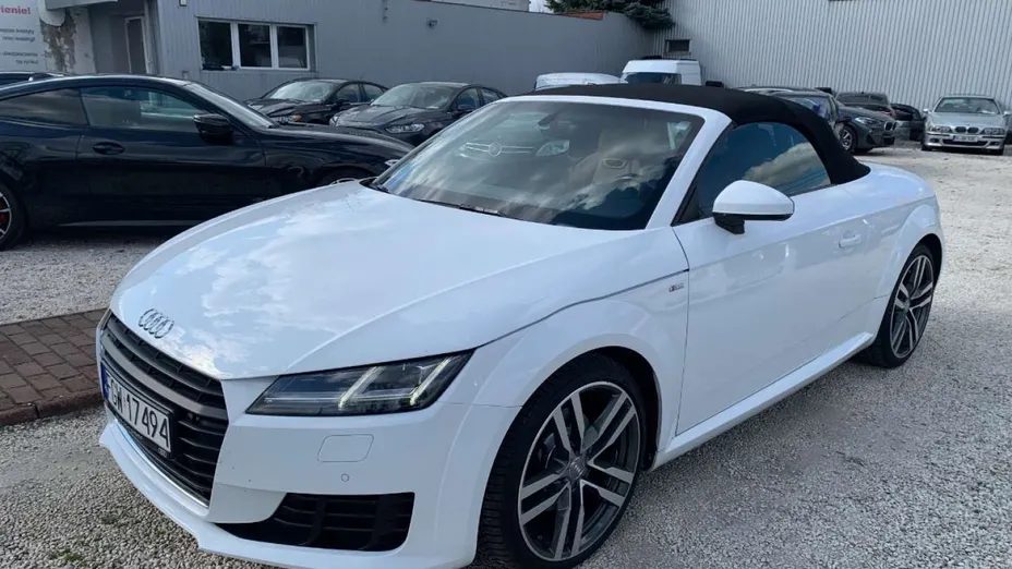 AUDI TT -