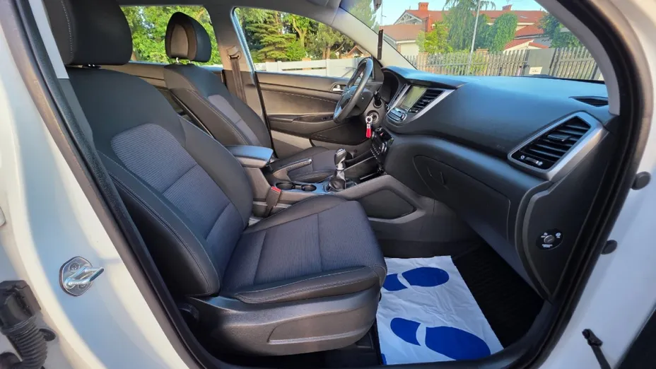 HYUNDAI Tucson -