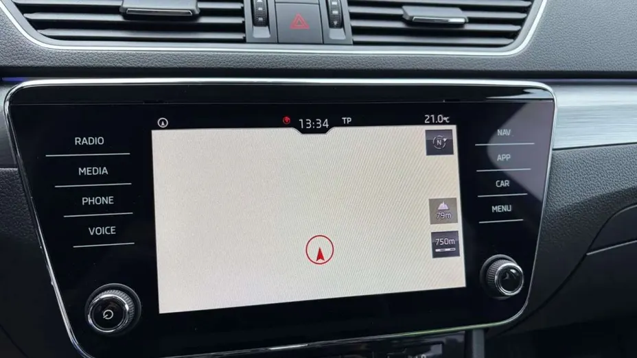 SKODA Superb -