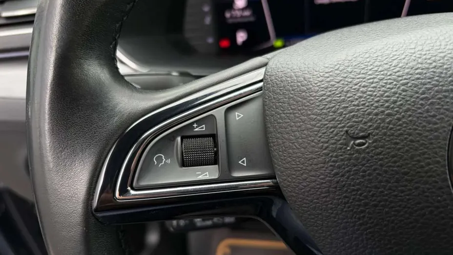 SKODA Superb -
