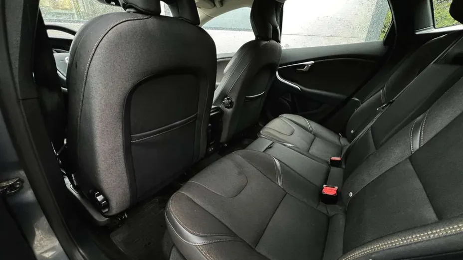 VOLVO V40 Cross Country -