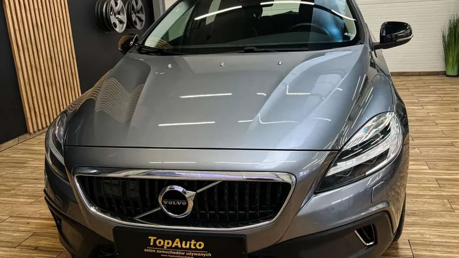 VOLVO V40 Cross Country -