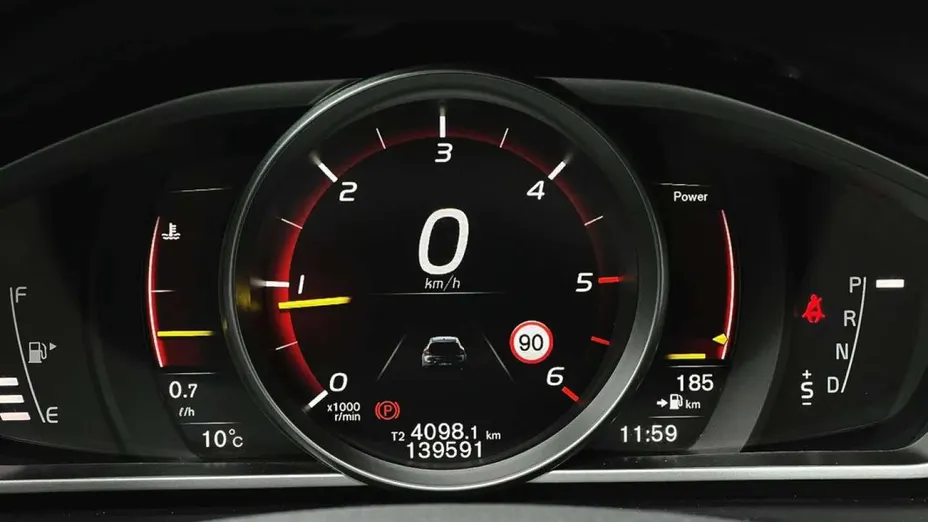 VOLVO V40 Cross Country -