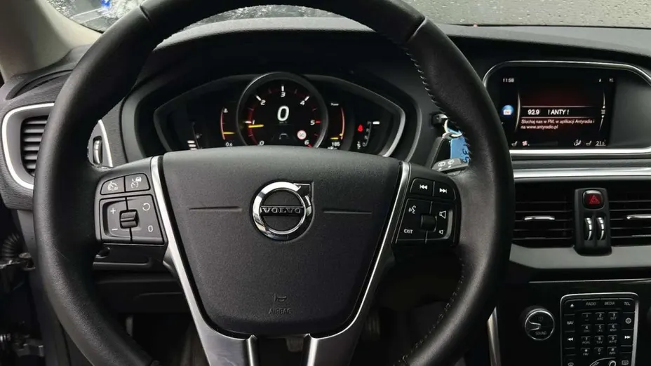 VOLVO V40 Cross Country -