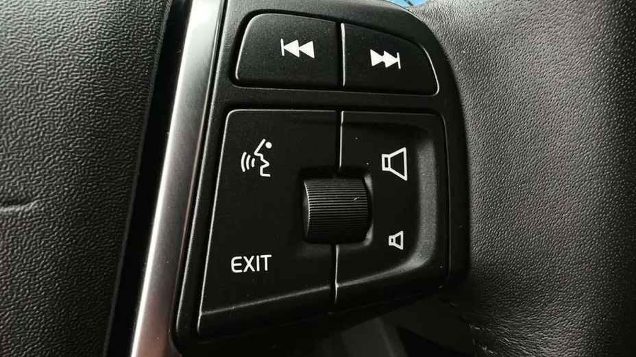 VOLVO V40 Cross Country -