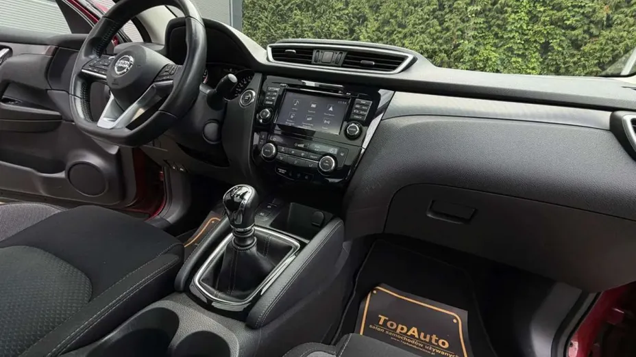NISSAN Qashqai -