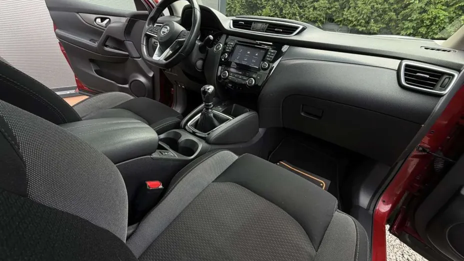 NISSAN Qashqai -