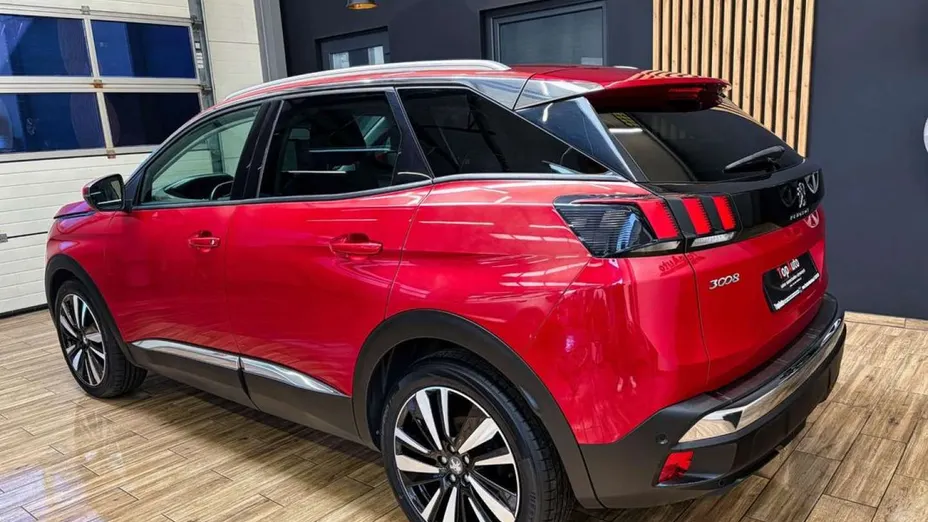 PEUGEOT 3008 -