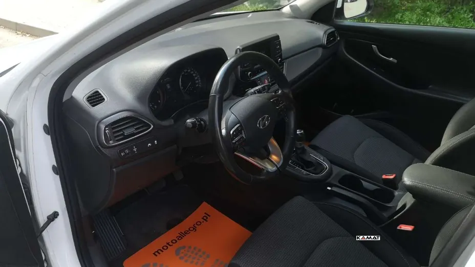 HYUNDAI i30 -