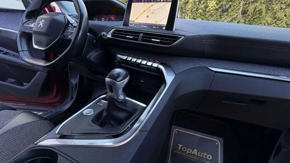 PEUGEOT 3008 -