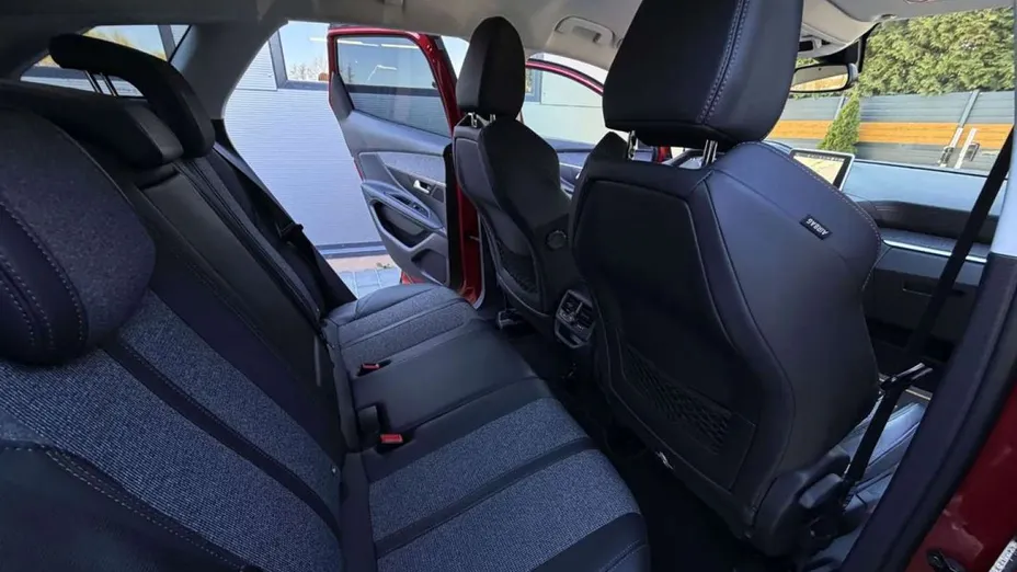 PEUGEOT 3008 -