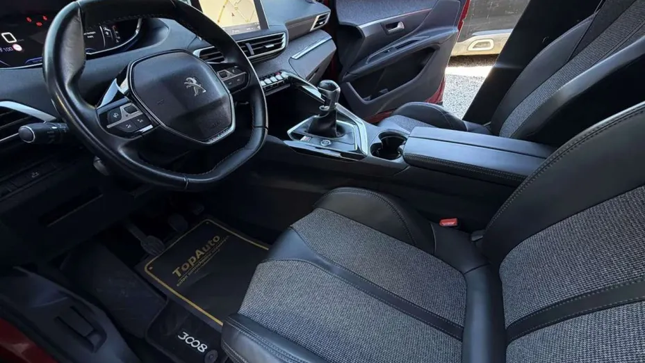 PEUGEOT 3008 -